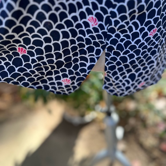 Lilly Pulitzer 🏝️ RARE Shell Print Silk top, 12, GUC - Picture 5 of 8